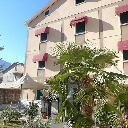 De Meis ホテル Capistrello